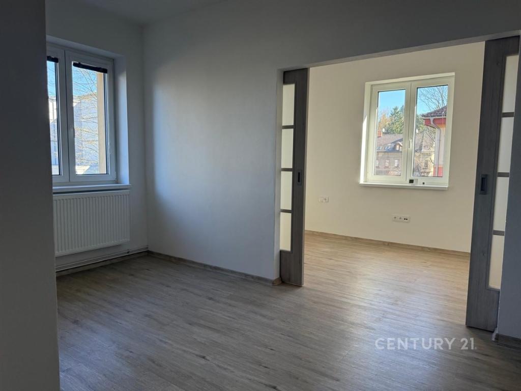 Pronájem bytu 3+1 77 m² - Widok 4