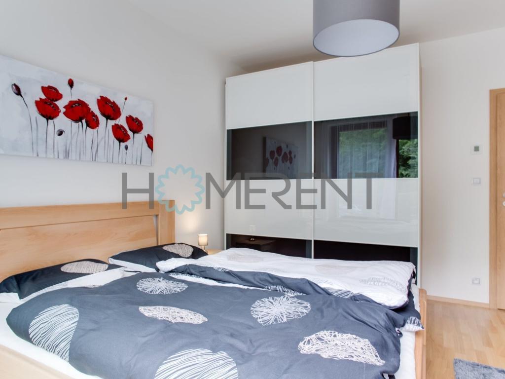 Pronájem bytu 2+kk 46 m² – pohled 3