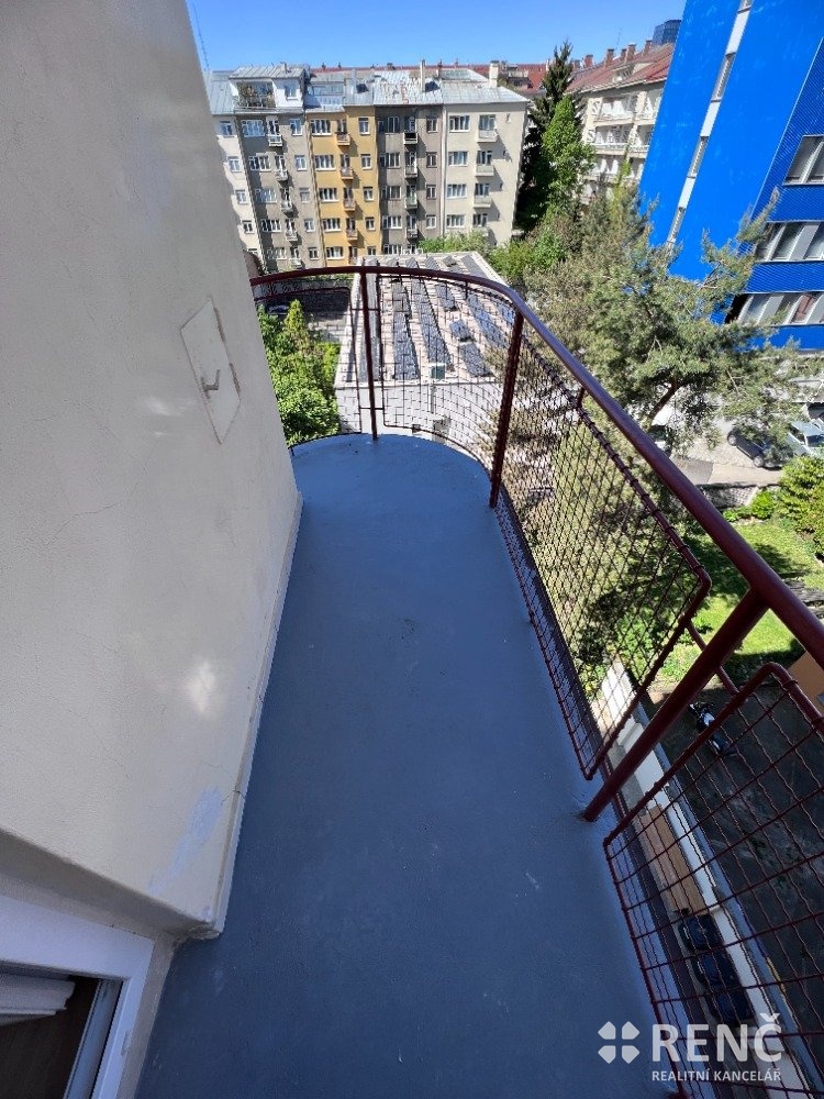 Pronájem bytu 2+kk 33 m2