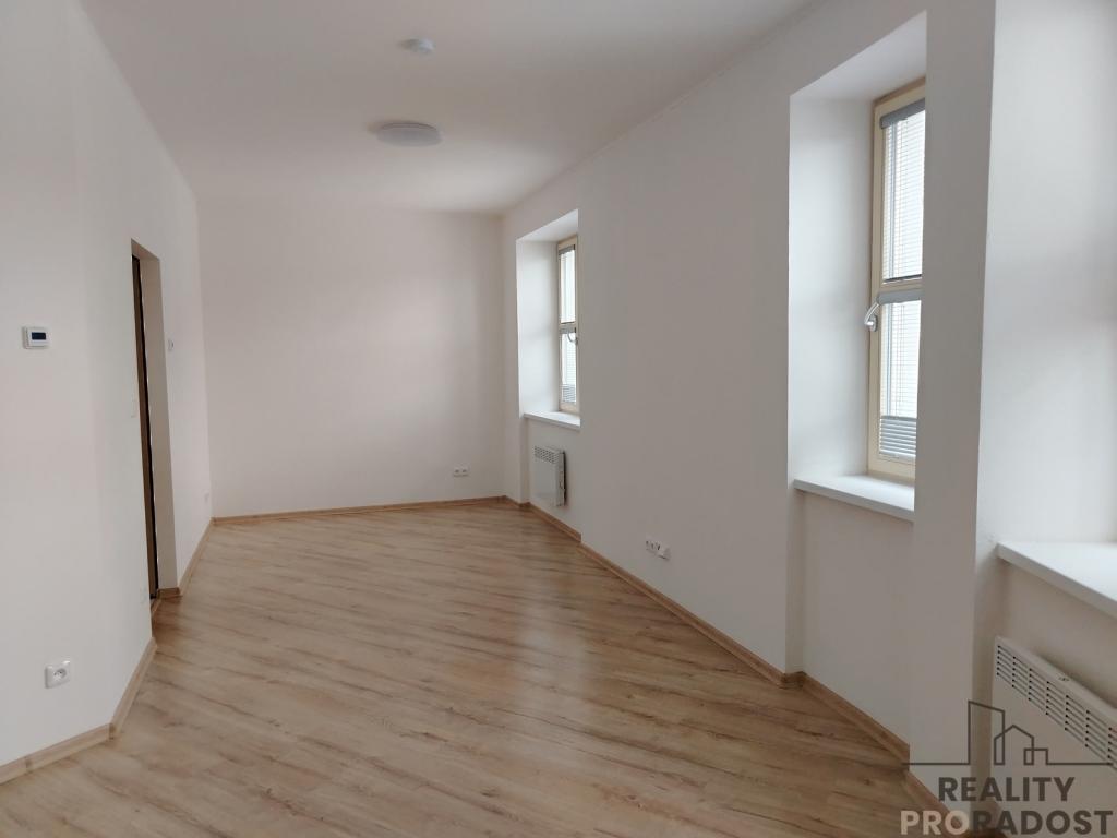 Pronájem bytu 1+kk 35 m2