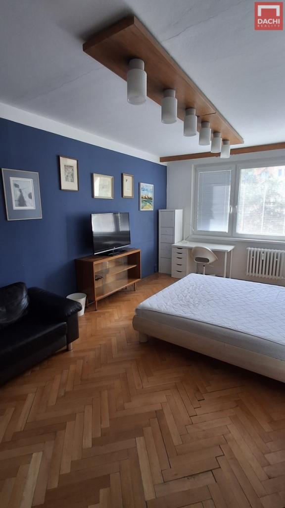 Pronájem bytu pokoj 20 m2