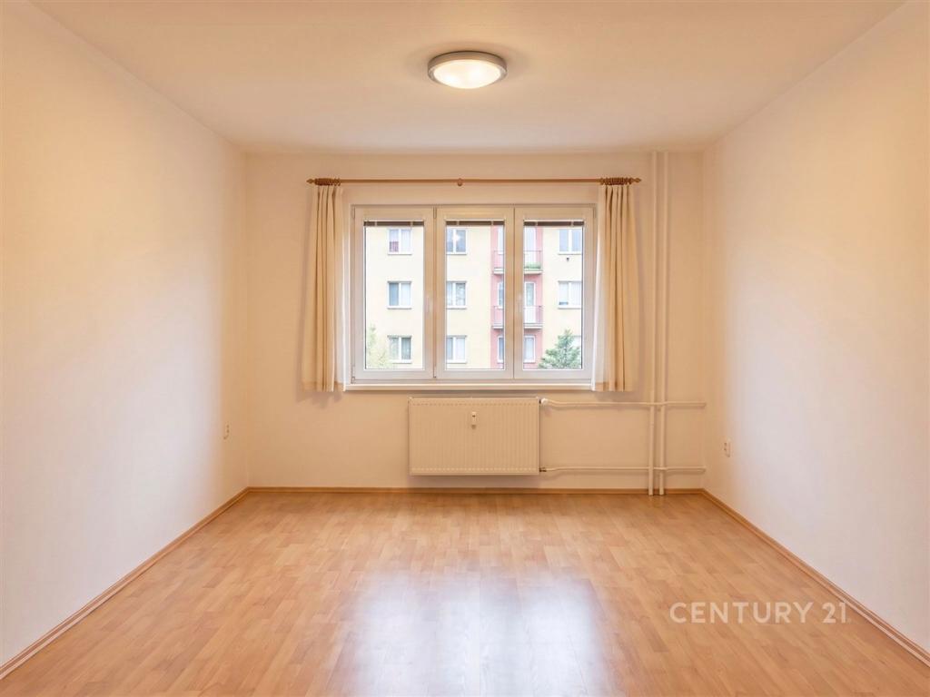 Pronájem bytu 2+1 67 m² – pohled 2