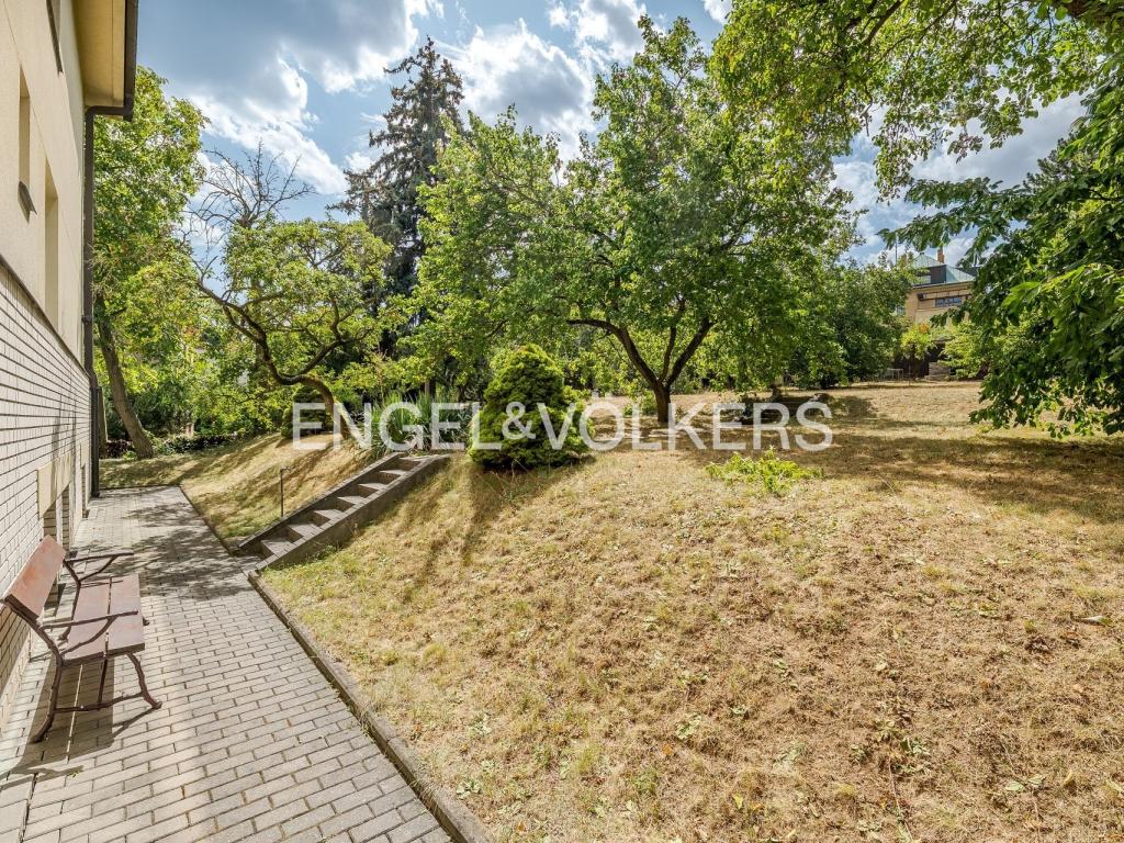Pronájem bytu 5+1 146 m2, Praha – náhled fotky 16