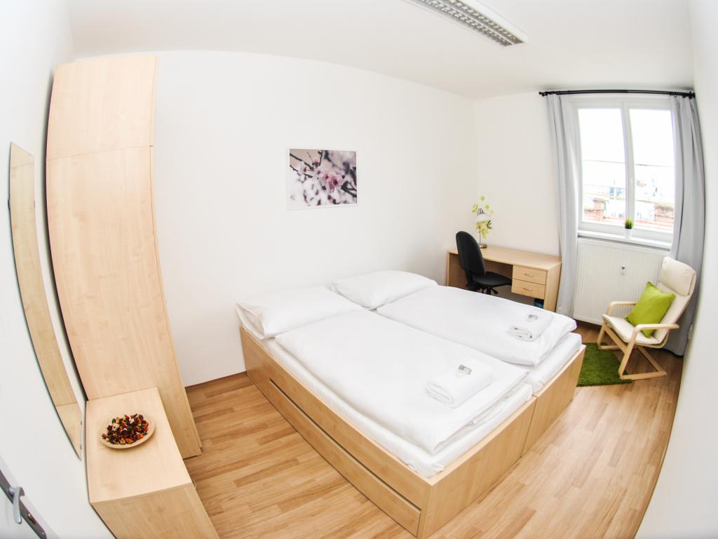 Pronajem bytu celý pokoj 10 m2