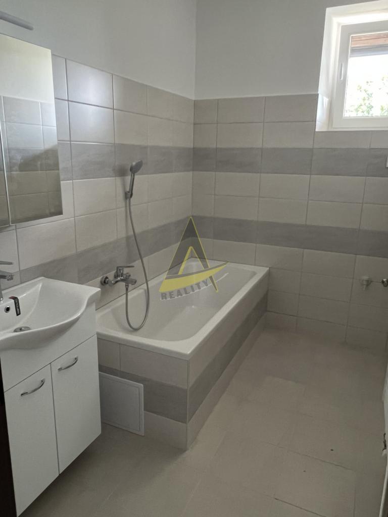 Pronájem bytu 3+kk 108 m2