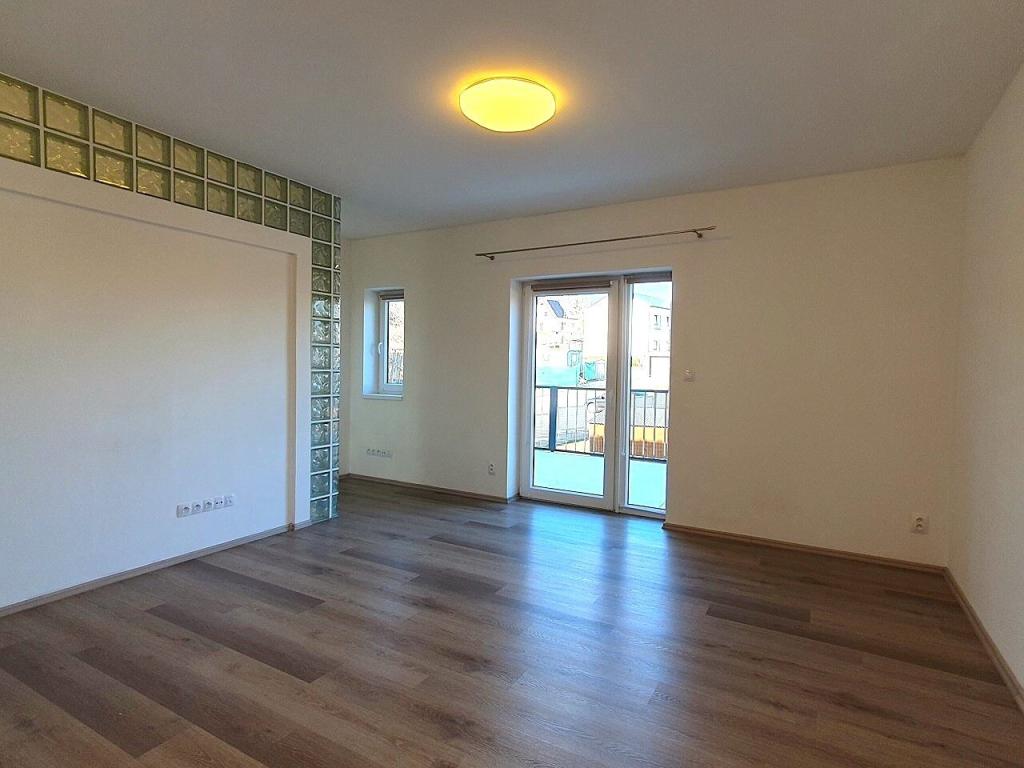 Pronájem bytu 3+kk 66 m2