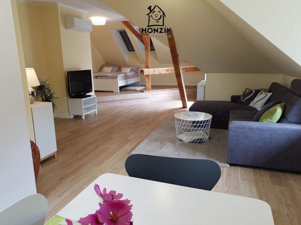 Pronájem bytu 1+kk 70 m2