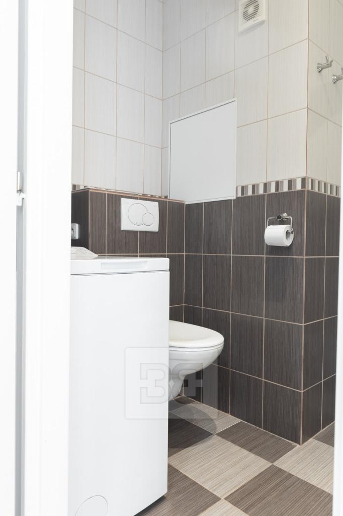 Pronájem bytu 1+kk 29 m2, Praha – náhled fotky 9
