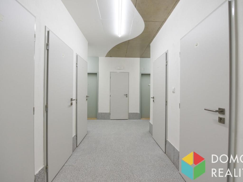 Pronájem bytu 1+kk 36 m2, Plzeň – náhled fotky 10