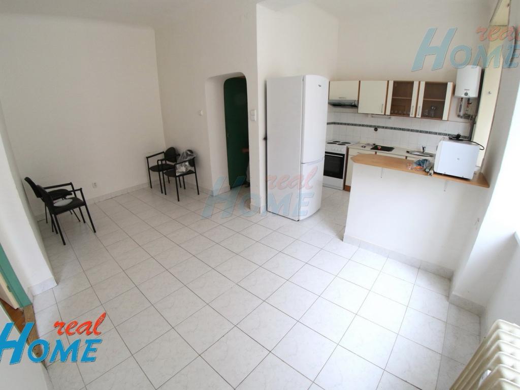 Pronajem bytu 2+1 140 m2