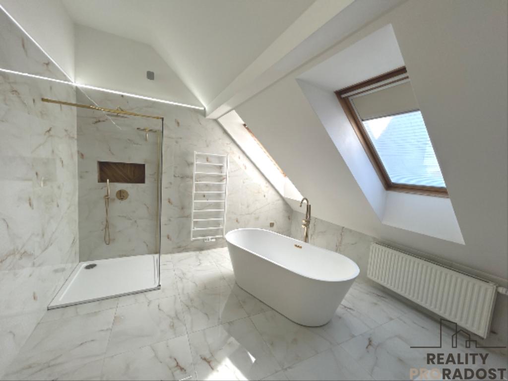 Pronájem bytu 3+kk 130 m2