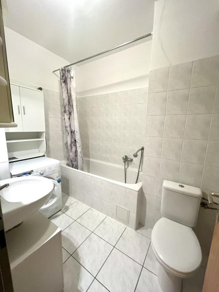 Pronájem bytu 1+kk 32 m2