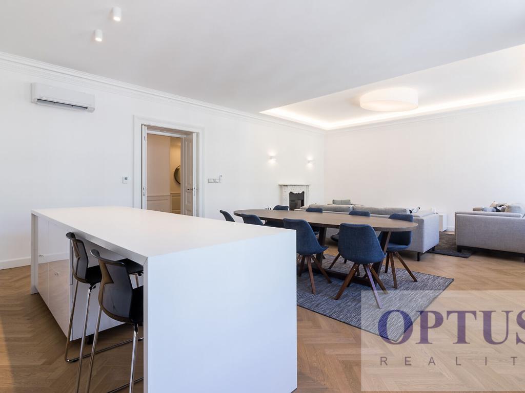 Pronájem bytu 6 a více 380 m2
