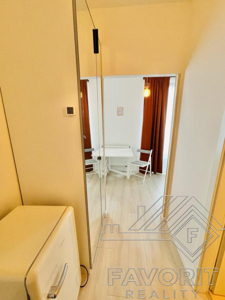 Pronájem bytu 1+kk 23 m2, Praha – náhled fotky 9
