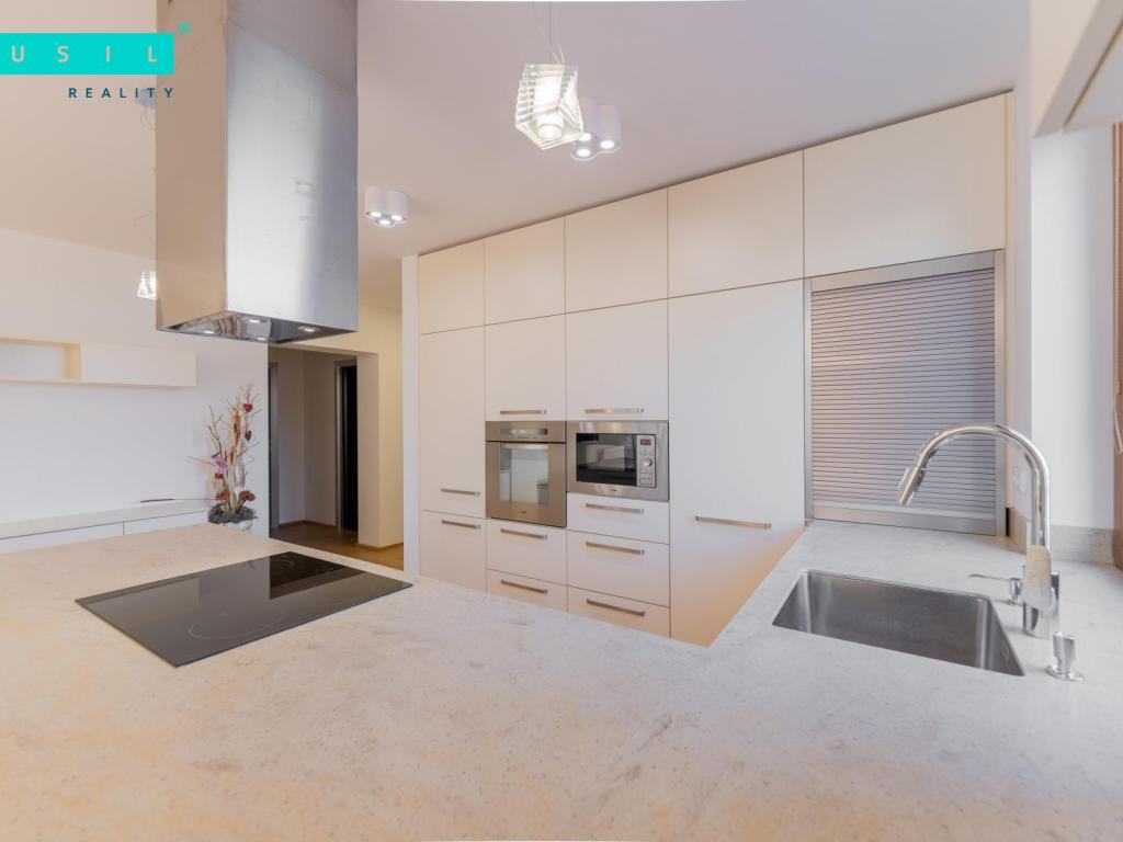 Pronájem bytu 4+kk 151 m2
