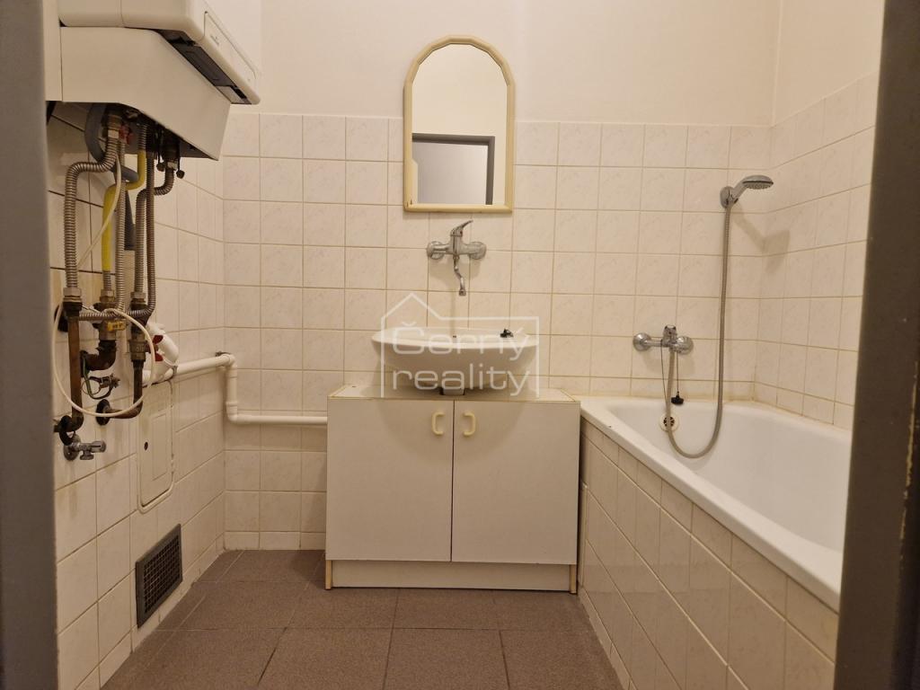Pronájem bytu 2+1 55 m2, Sezemice – náhled fotky 16