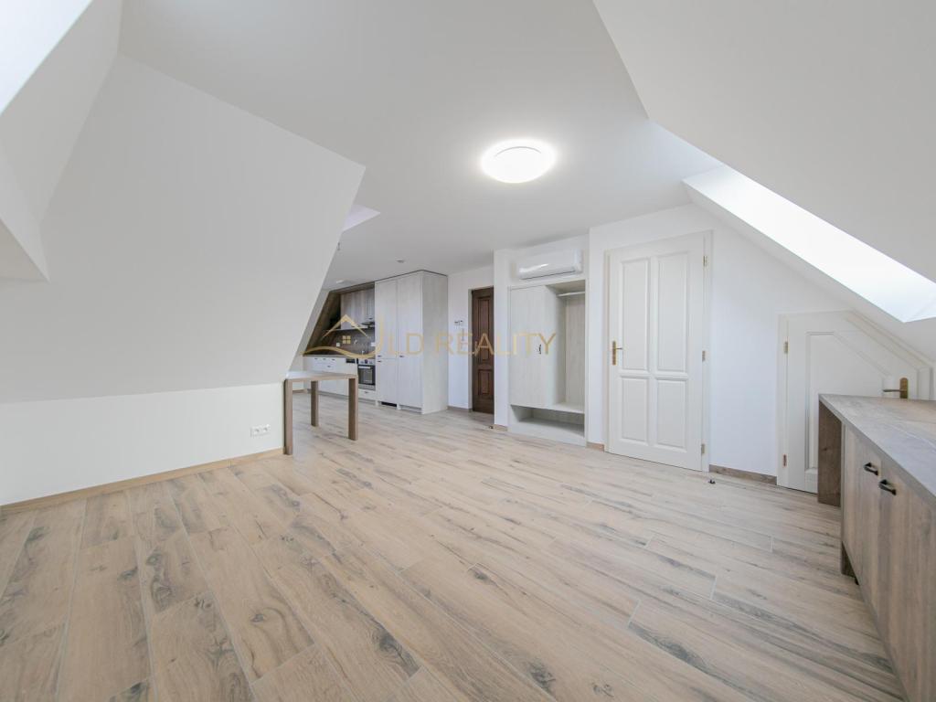 Pronájem bytu 1+kk 40 m² - Mehr