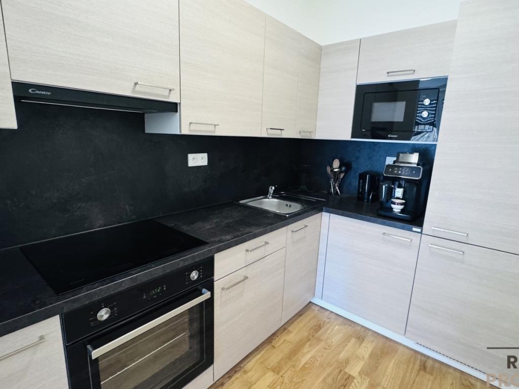 Pronájem bytu 1+kk 37 m2