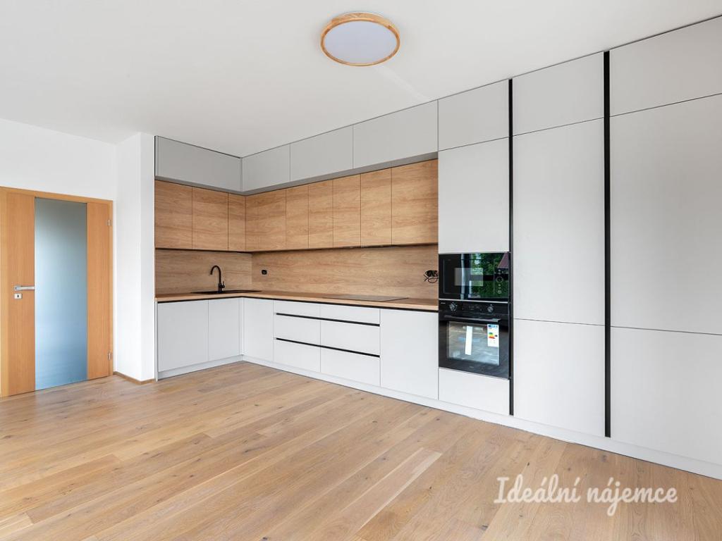 Pronájem bytu 3+kk 80 m2