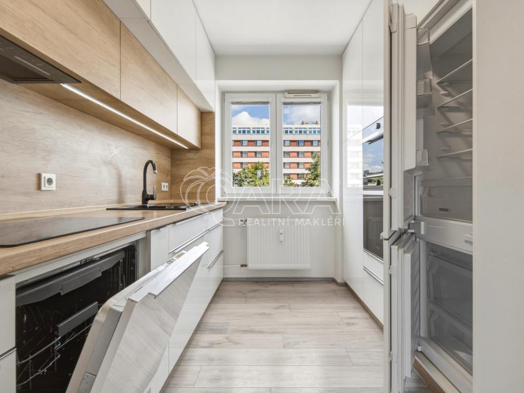 2+1 Apartment in Hradec Králové, Okrouhlík, Pražské Předměstí – pohled 2