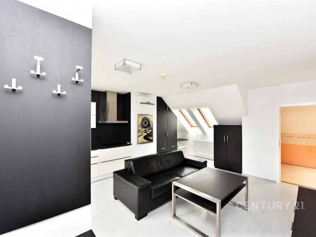 Pronájem bytu 2+kk 52 m2