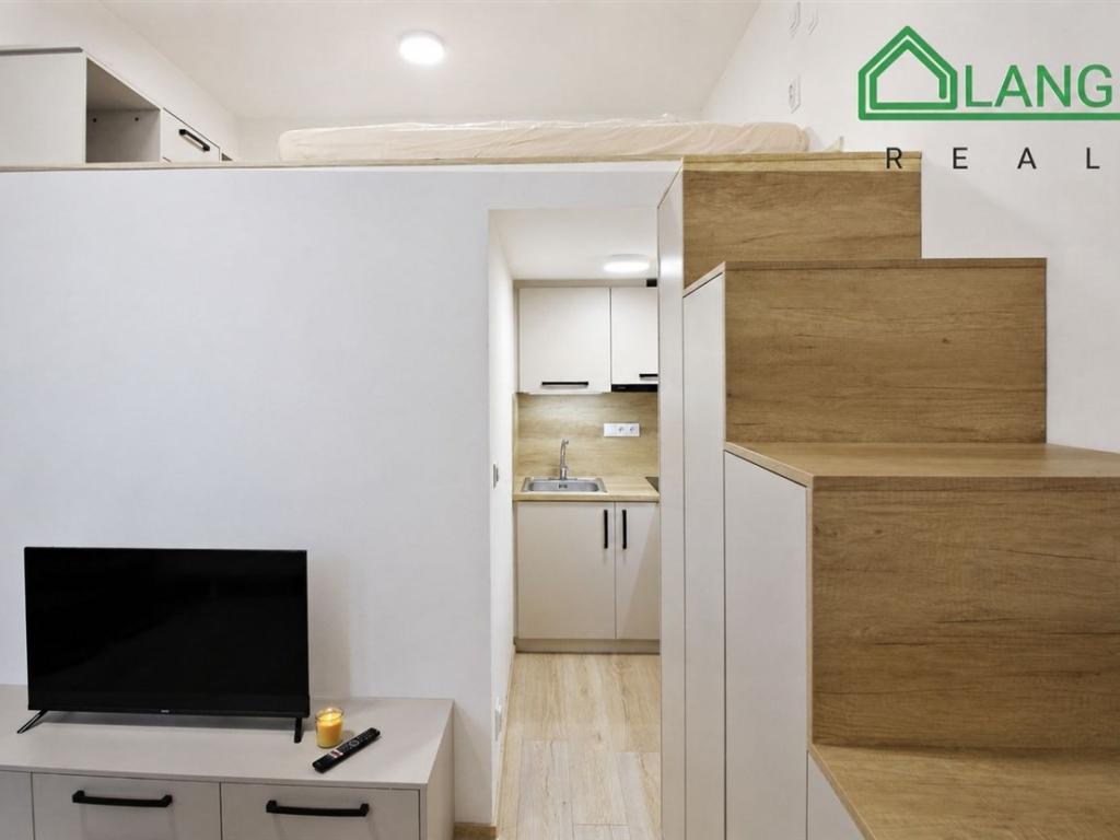 Pronájem bytu 1+kk 31 m2