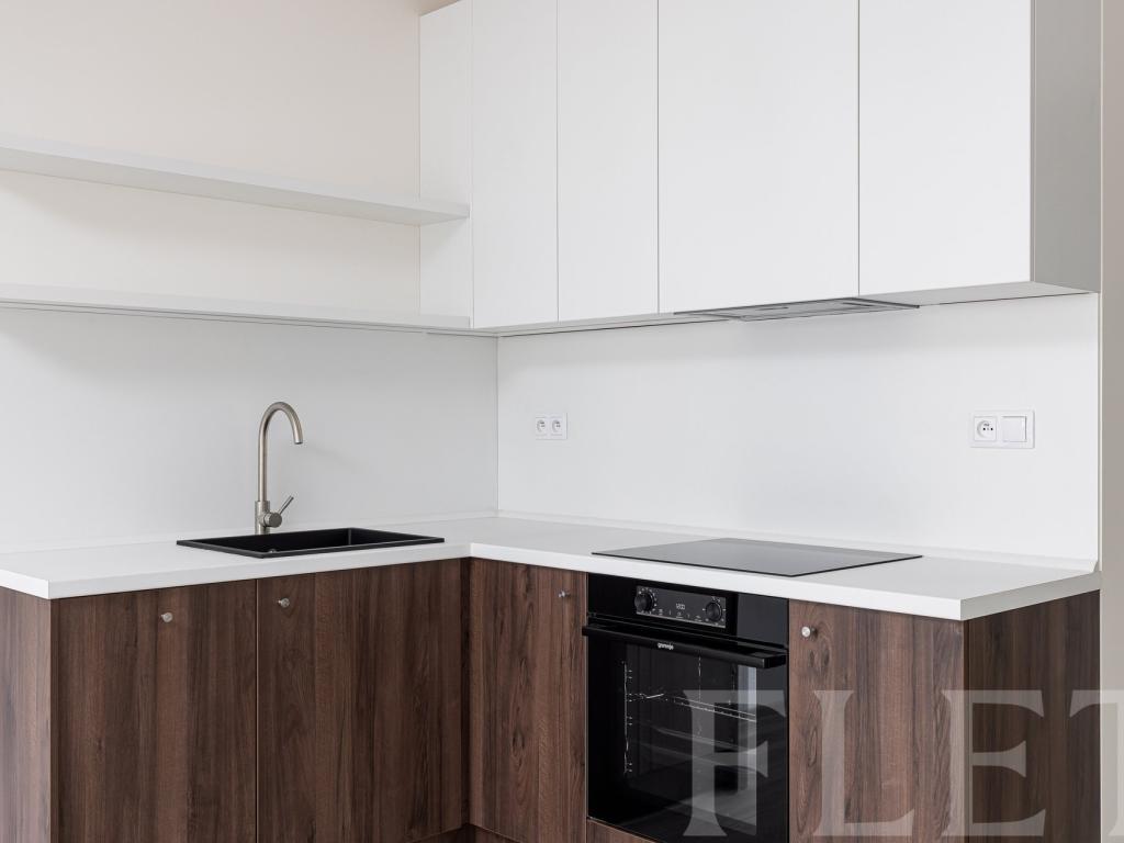 Pronájem bytu 1+kk 33 m² – pohled 2