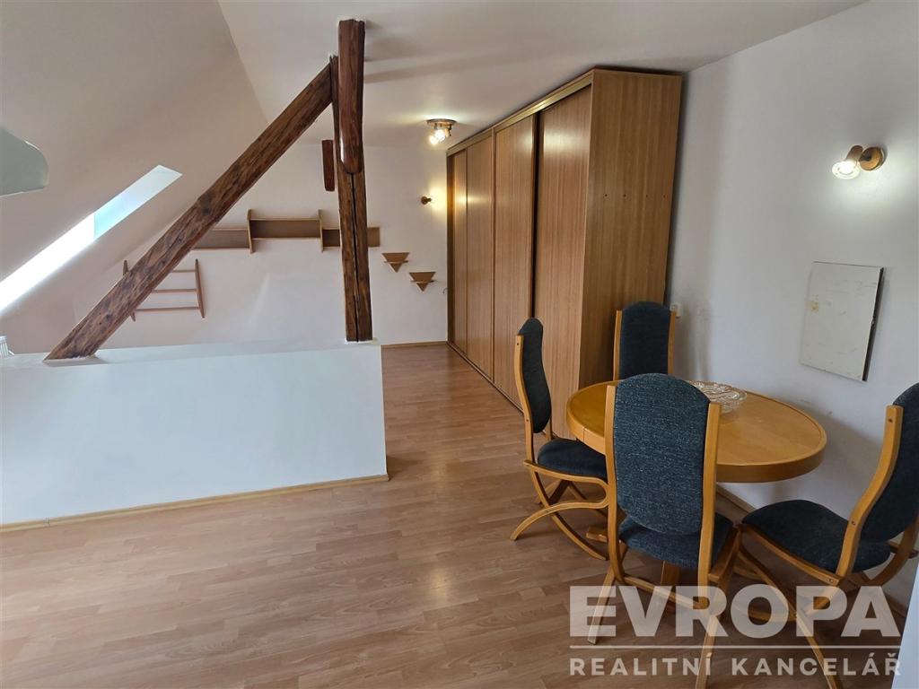 Pronájem bytu 2+kk 79 m2