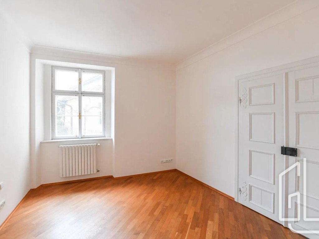 Pronájem bytu 4+1 178 m2, Praha – náhled fotky 15