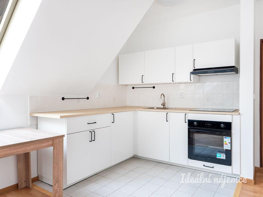 Pronájem bytu 1+kk 38 m2