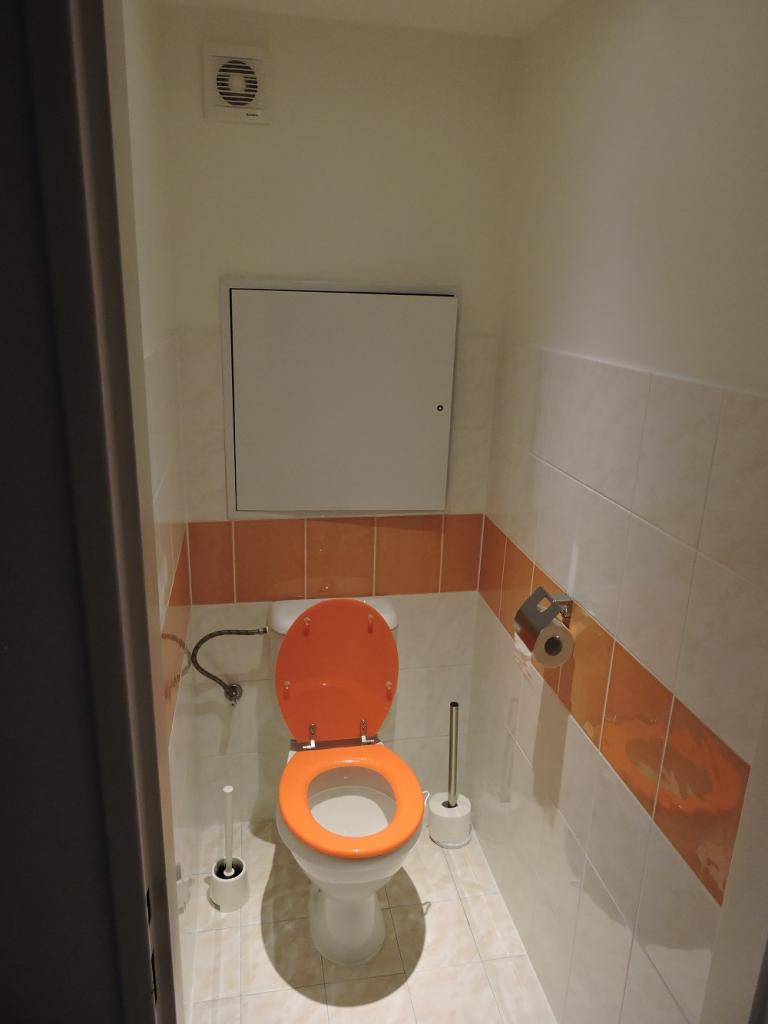 Spolubydleni bytu celý pokoj 65 m2