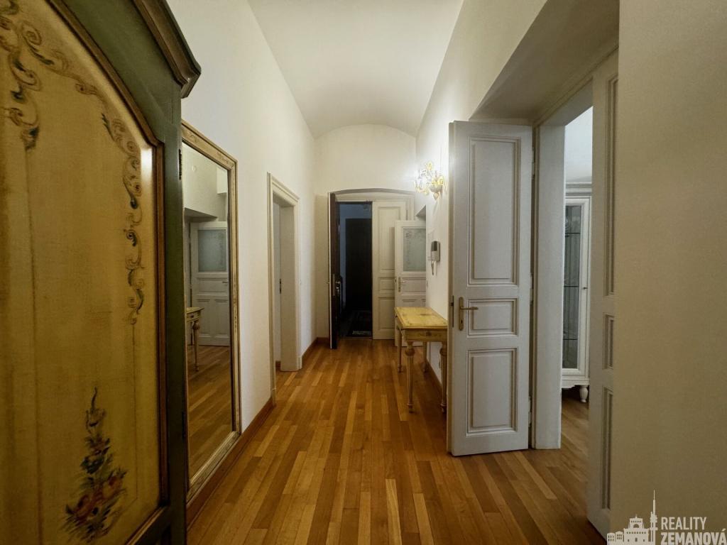Pronájem bytu 4+kk 124 m2