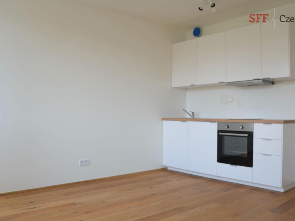 1-room apartment for rent · 27 m² · Praha — 701 €/mo