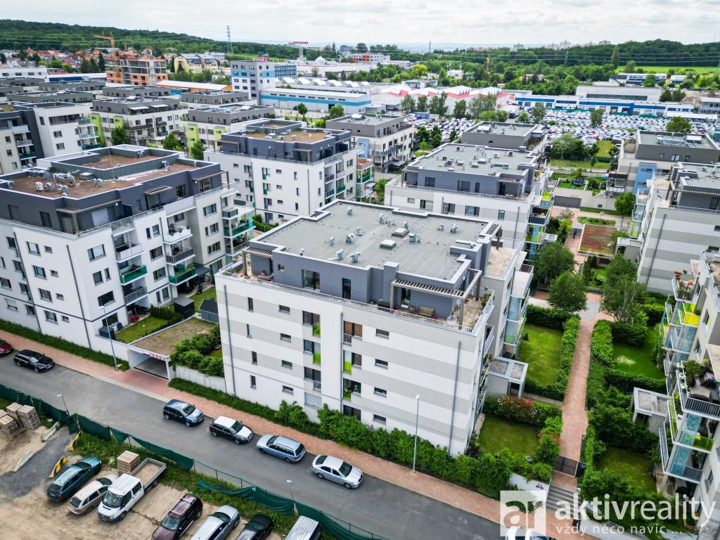 Prodej bytu 3+kk 166 m² – pohled 3