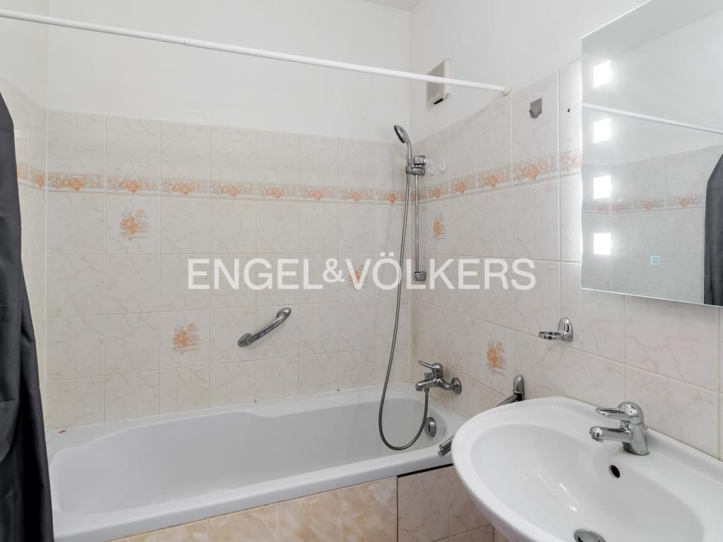 Pronájem bytu 3+kk 70 m² – pohled 6