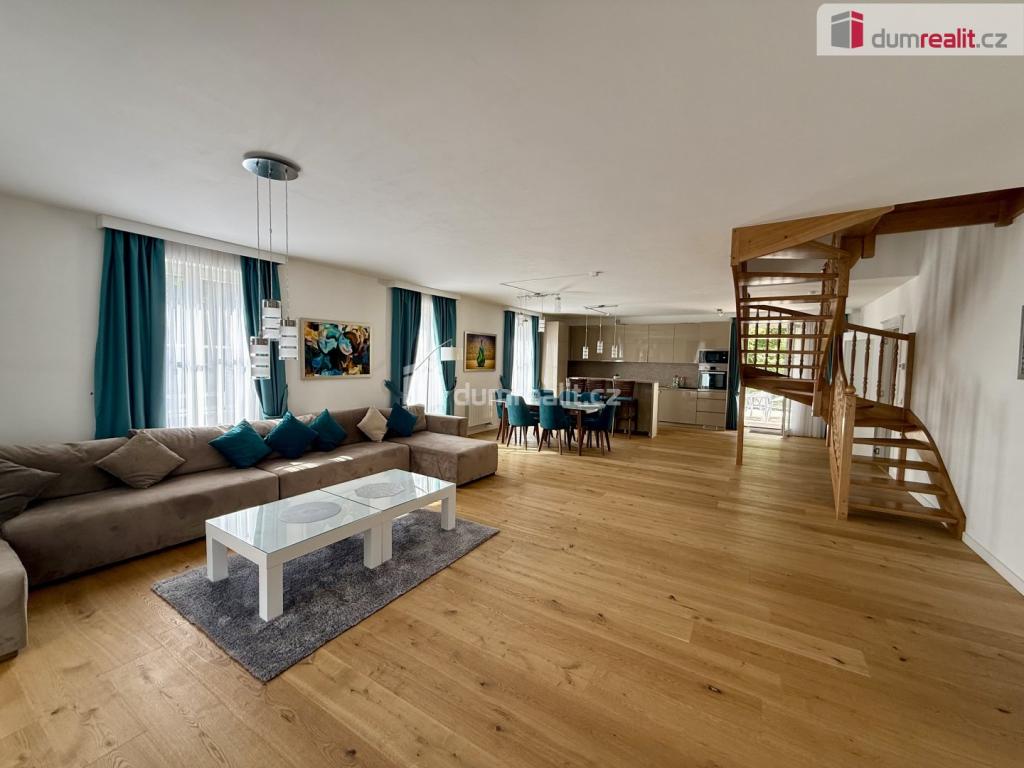 Pronájem bytu 4+kk 240 m2