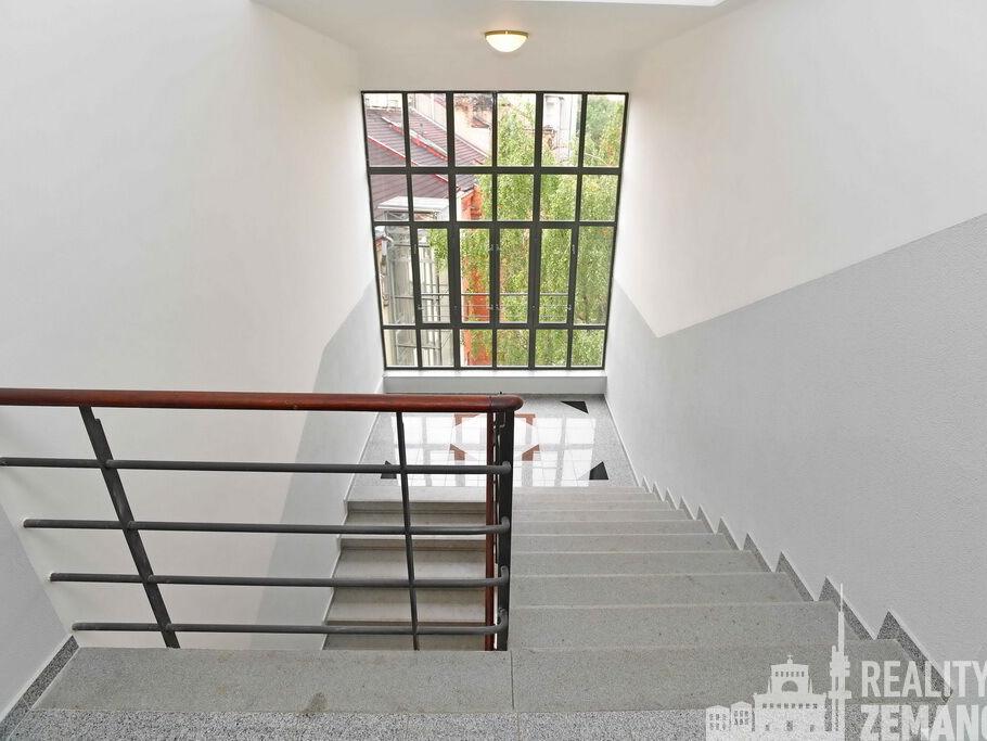 Pronájem bytu 1+kk 30 m2, Praha – náhled fotky 7
