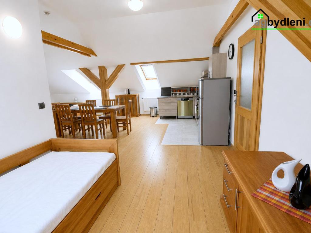 Pronájem bytu 2+kk 120 m2