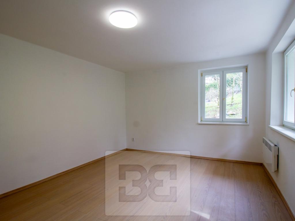 Pronájem bytu 1+1 34 m2