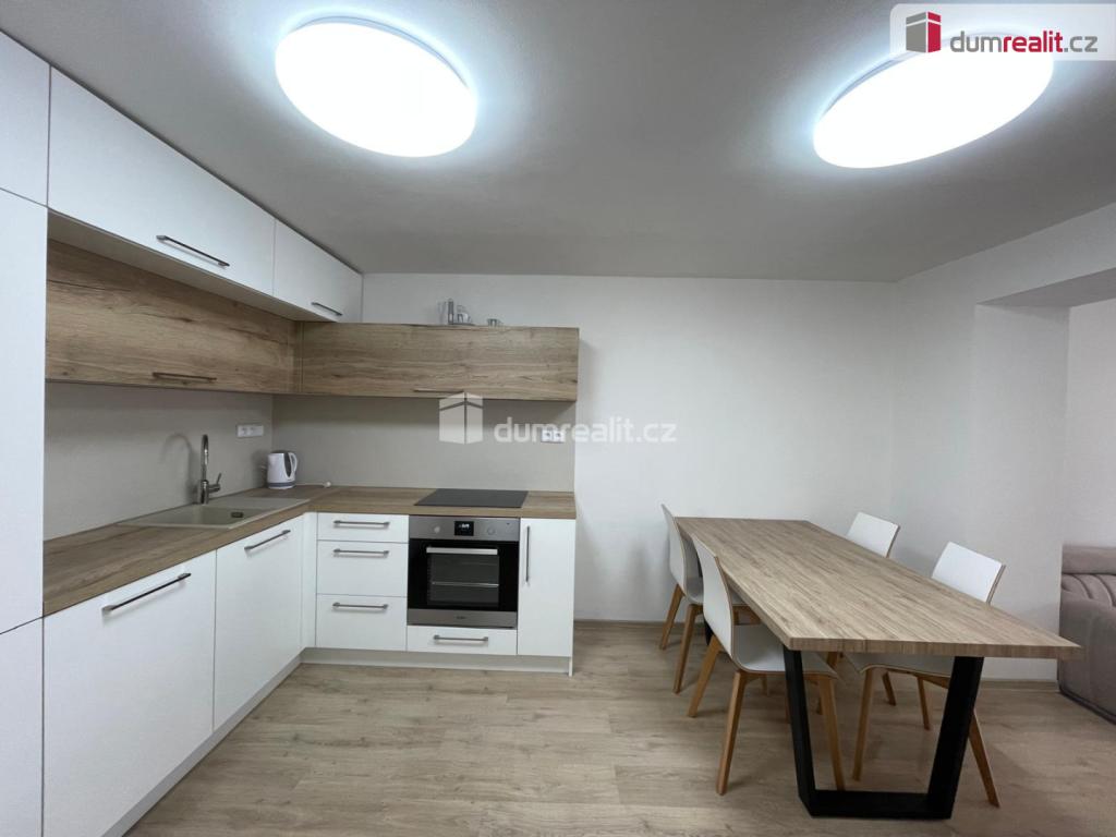 Pronájem bytu 1+kk 37 m2
