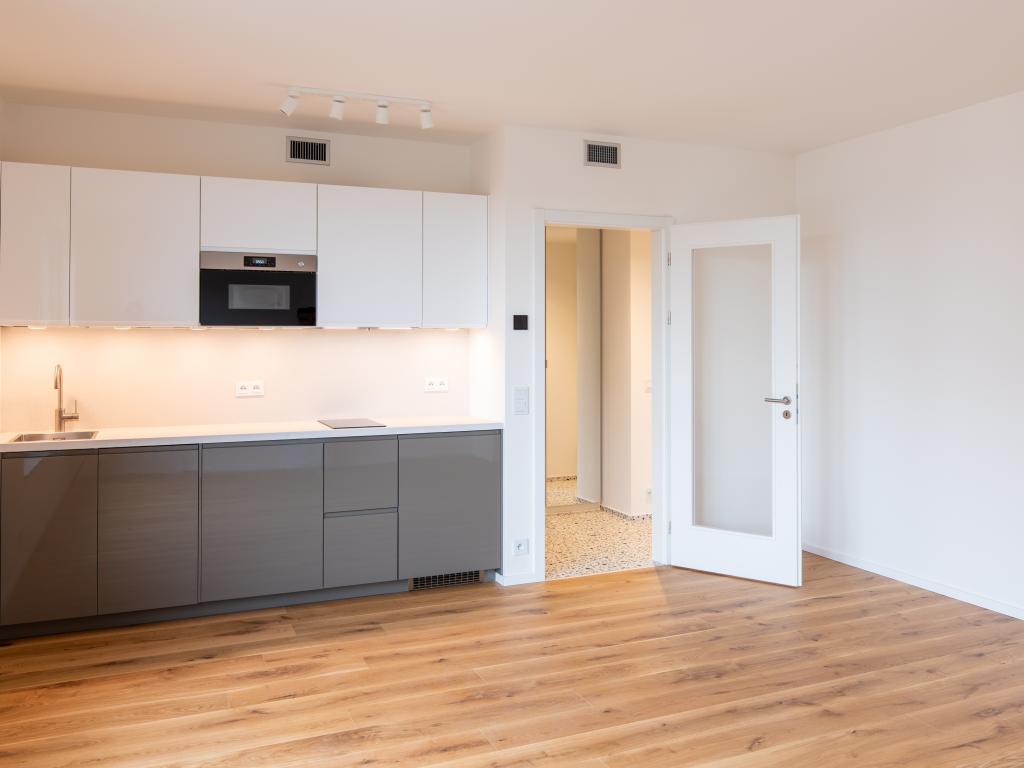 Pronájem bytu 1+kk 37 m2, Praha – náhled fotky 3