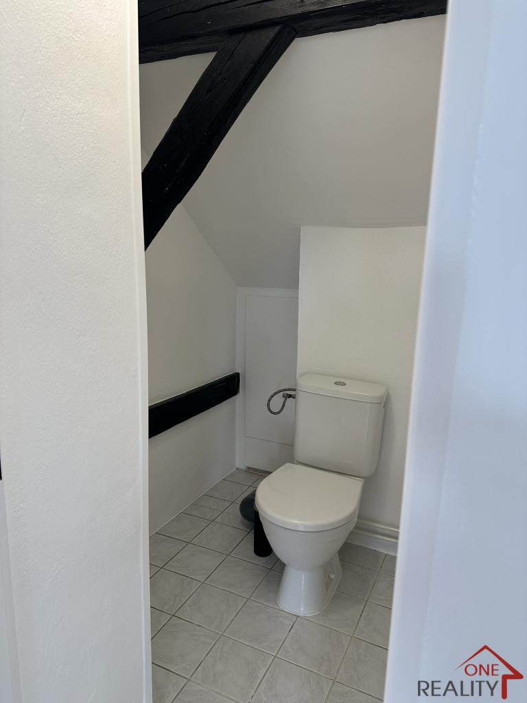 Pronájem bytu 3+1 90 m2, Staré Město – náhled fotky 9