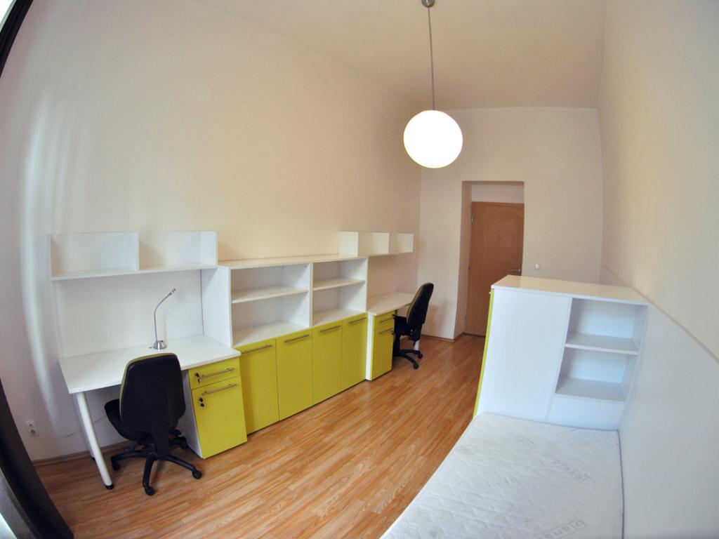 Spolubydleni bytu celý pokoj 15 m2