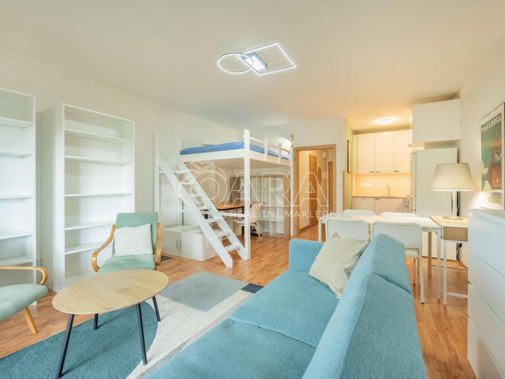 Pronájem bytu 1+kk 38 m2, Praha – náhled fotky 3