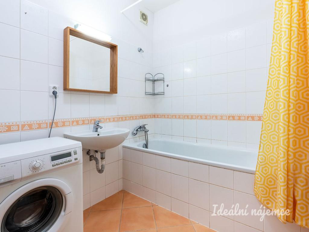 Pronájem bytu 2+kk 52 m2, Praha – náhled fotky 9