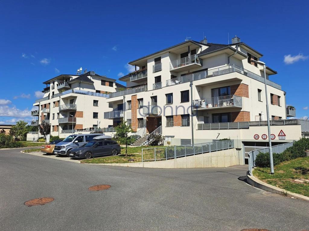 Pronájem bytu 3+kk 76 m2, Praha – náhled fotky 16