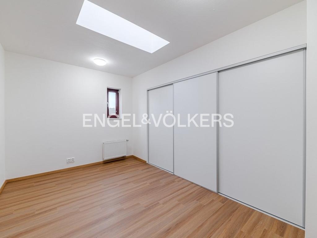Pronájem bytu 4+1 80 m2, Praha – náhled fotky 11