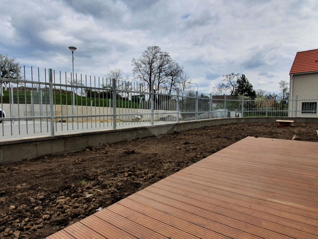 Pronájem bytu 2+kk 120 m2