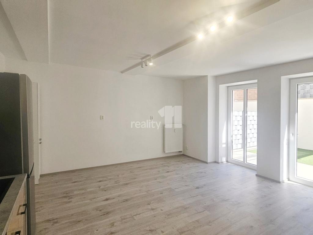 Pronájem bytu 1+kk 35 m2