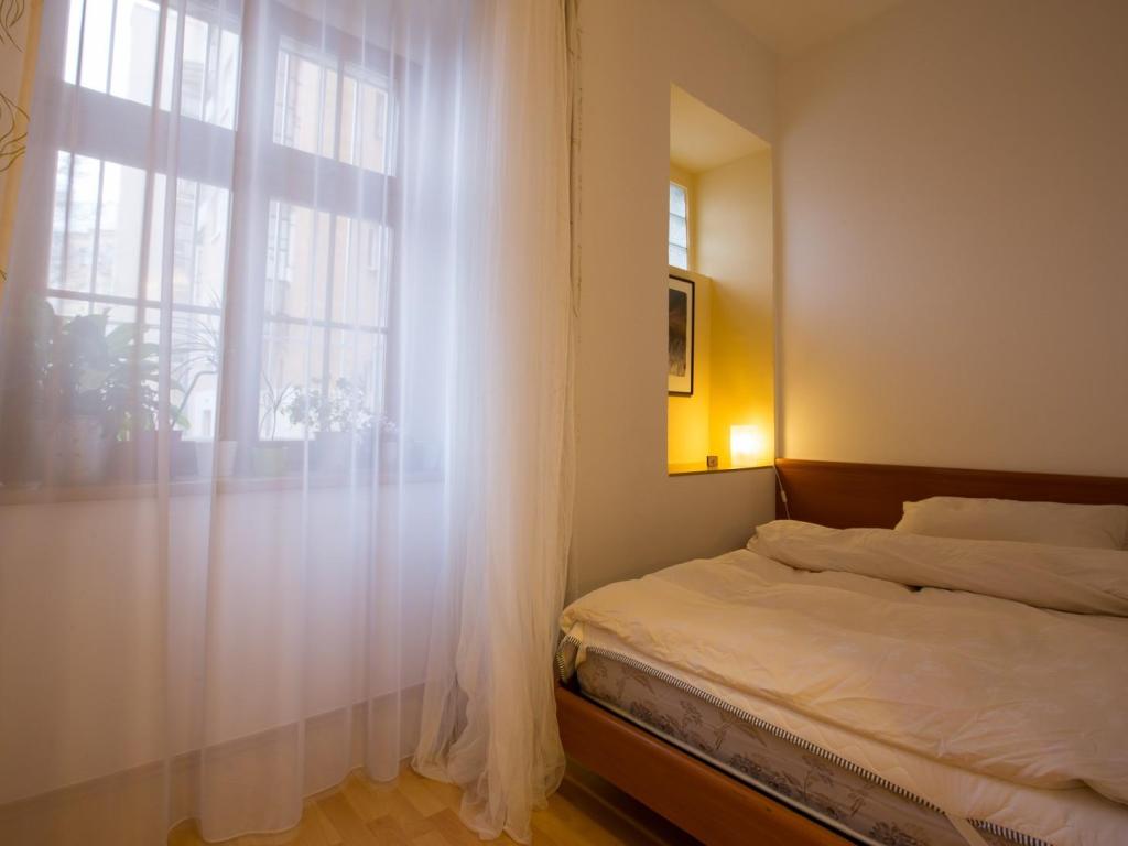 Pronájem bytu 2+kk 50 m2, Praha – náhled fotky 3